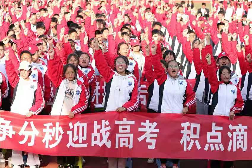 云南省的“王牌”高中，位于普通县城，一本升学率超过80%