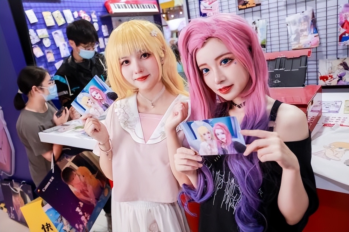 ���ƴ�Ԫ�ڣ�������ө��涯����Ϸ���껪�����ഺ�˳�