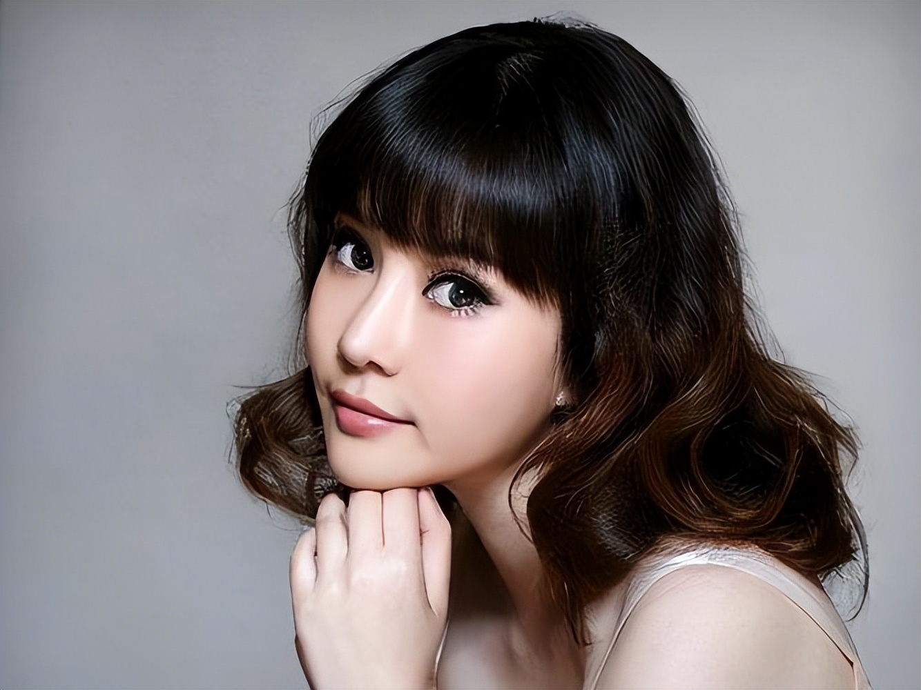 侯耀文前妻袁茵，婚內出軌其師侄戴志誠，他們之間有什么恩怨糾葛