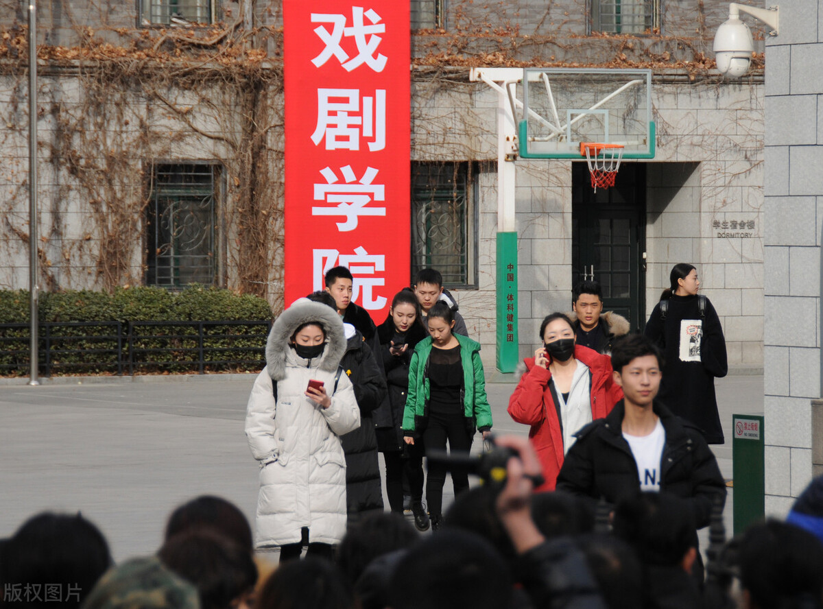 新增4个专业扩招19人，解读中央戏剧学院2022年本科招生艺考政策