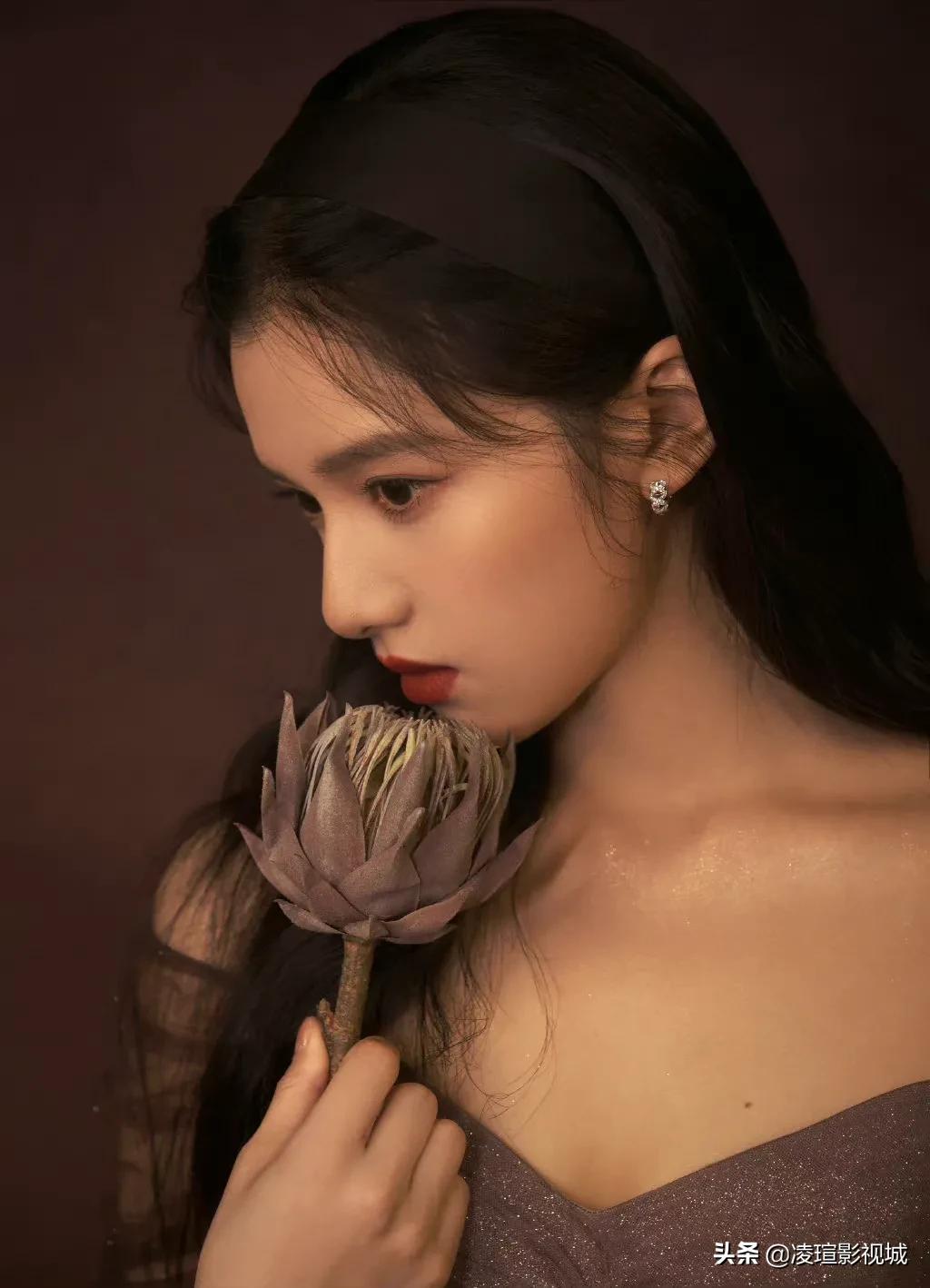 明星壁纸图片分享：张婧仪（1）