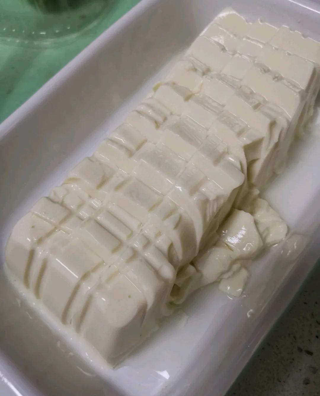 盒豆腐别在凉拌了,三个快手菜简单易做,滑嫩多汁宝宝的最爱 | 菜谱