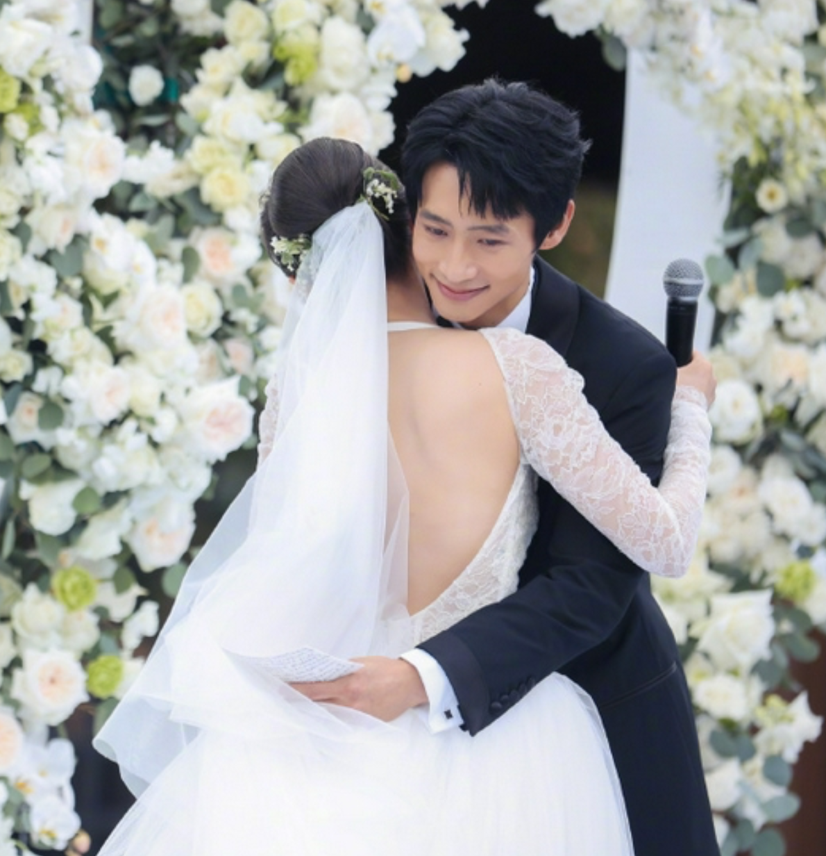 2021年娱乐圈8场唯美婚礼：俊男靓女羡煞旁人，两对新人奉女成婚