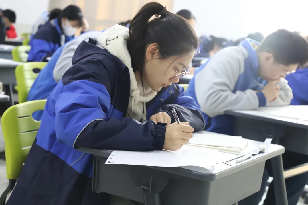 策马扬鞭，只争朝夕 | 恒德学子迎来期末考试