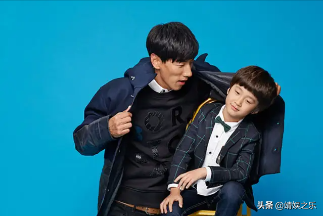 张亮14岁儿子被曝早恋，和漂亮女友亲吻互动，张亮发长文回应获赞