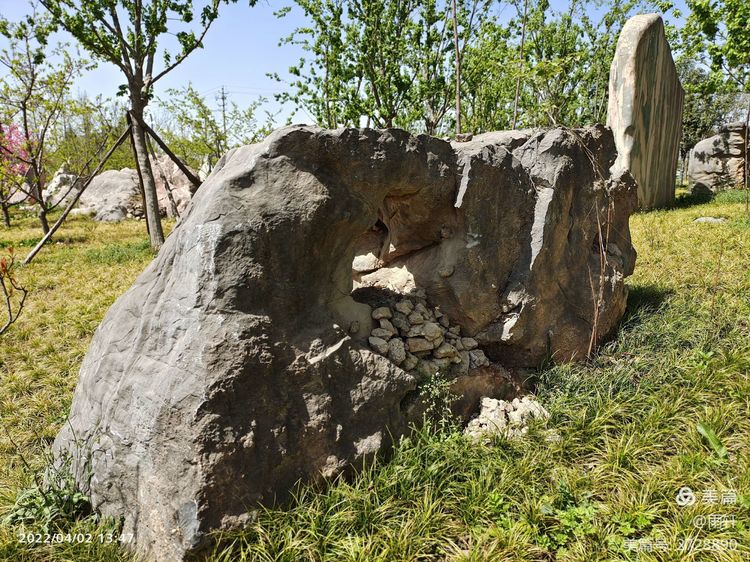 西安航天基地东长安街，一条绝美的风景线 作者：李金星