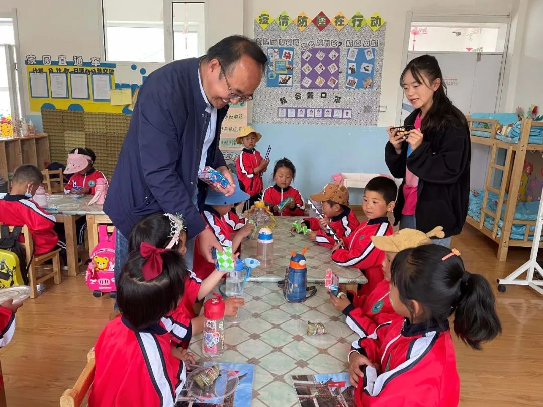 红色拼图，拼出孩子们的爱国之心