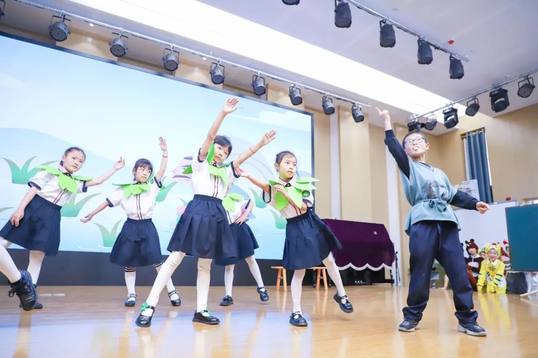 花田花绽，阅读悦心｜双流区黄甲小学举行读书节之阅读表演赛