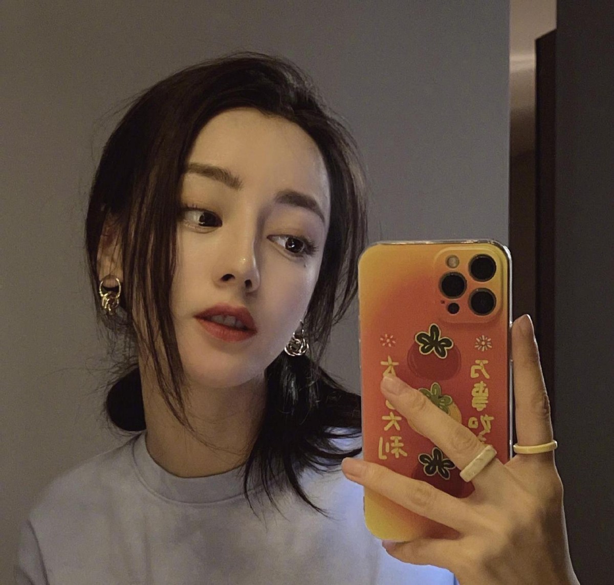 脸和身材判若两人，天使脸魔鬼身材的女明星，有的绝色有的尴尬