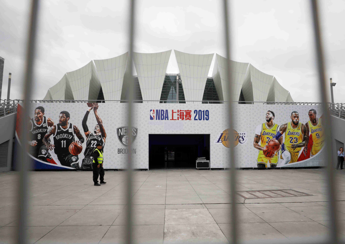 nba为什么不在中国比赛了(吃饭还砸锅？NBA欲重返中国市场，但提出个条件，将捍卫言论自由)