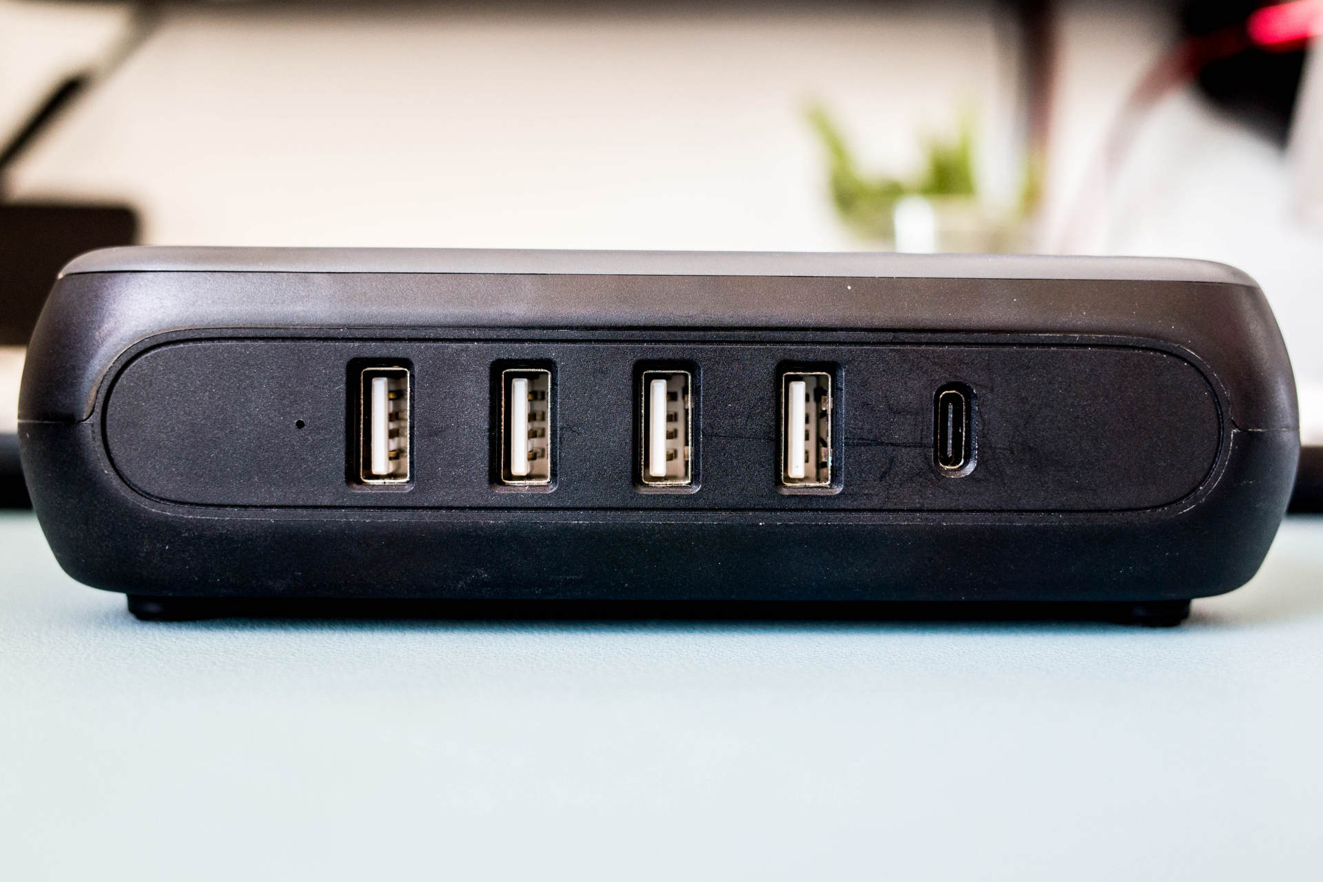 解决多设备充电难题：Orico充电器巴士