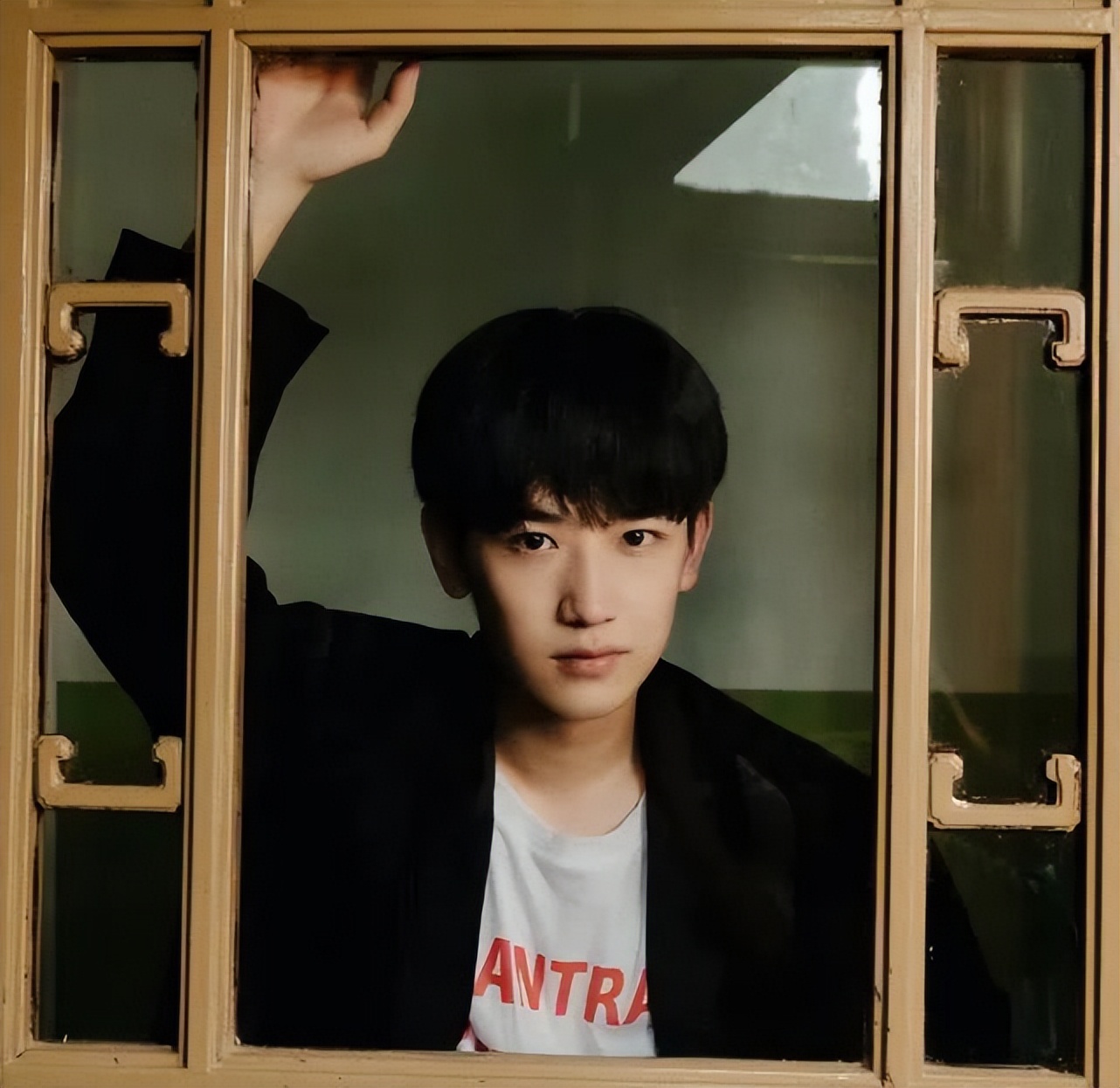 中国内地男演员郭丞活泼率真 网友们觉得他颜值如何可评论关注转发