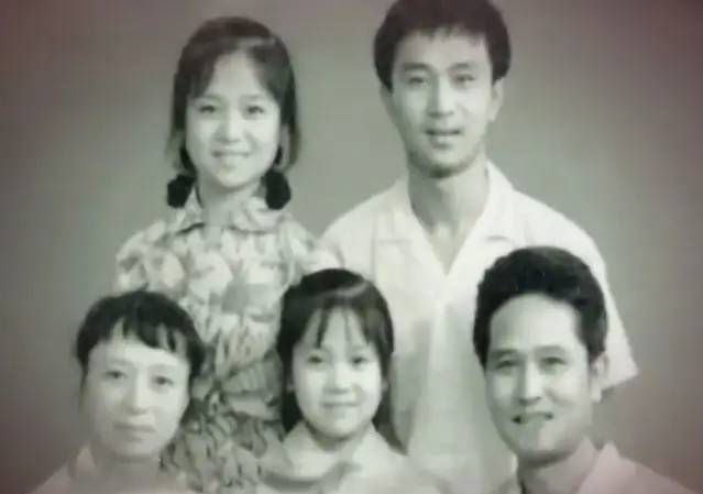 著名演員劉莉莉：當紅時相親嫁圈外老公生一女，恩愛至今，超幸福