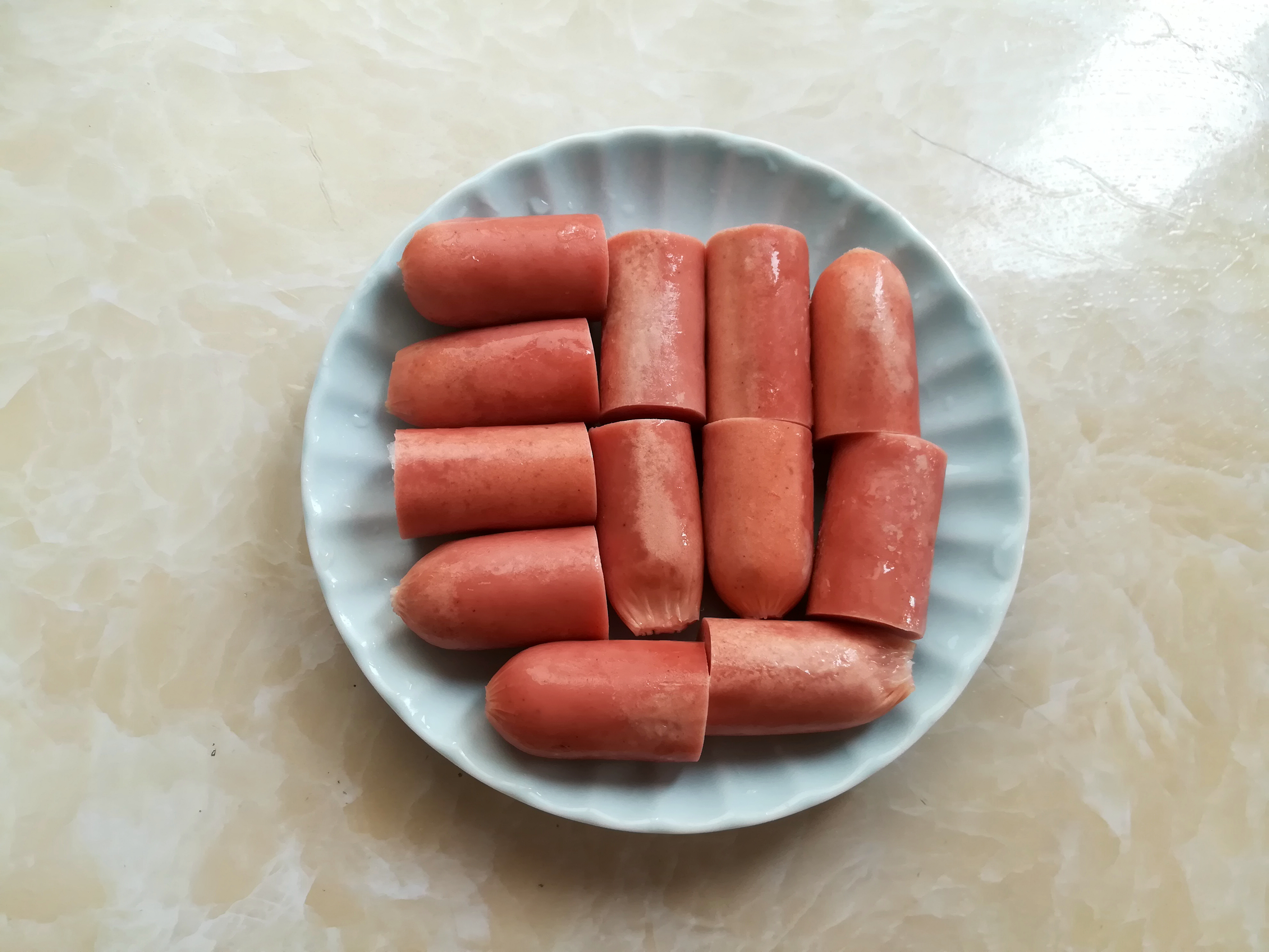 简易版手抓饼做酥皮，包着美味的香肠，简单快手又美味