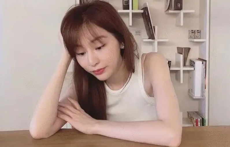 王心凌其实有点不适合真人秀综艺，因为她性格慢热，会有些吃亏