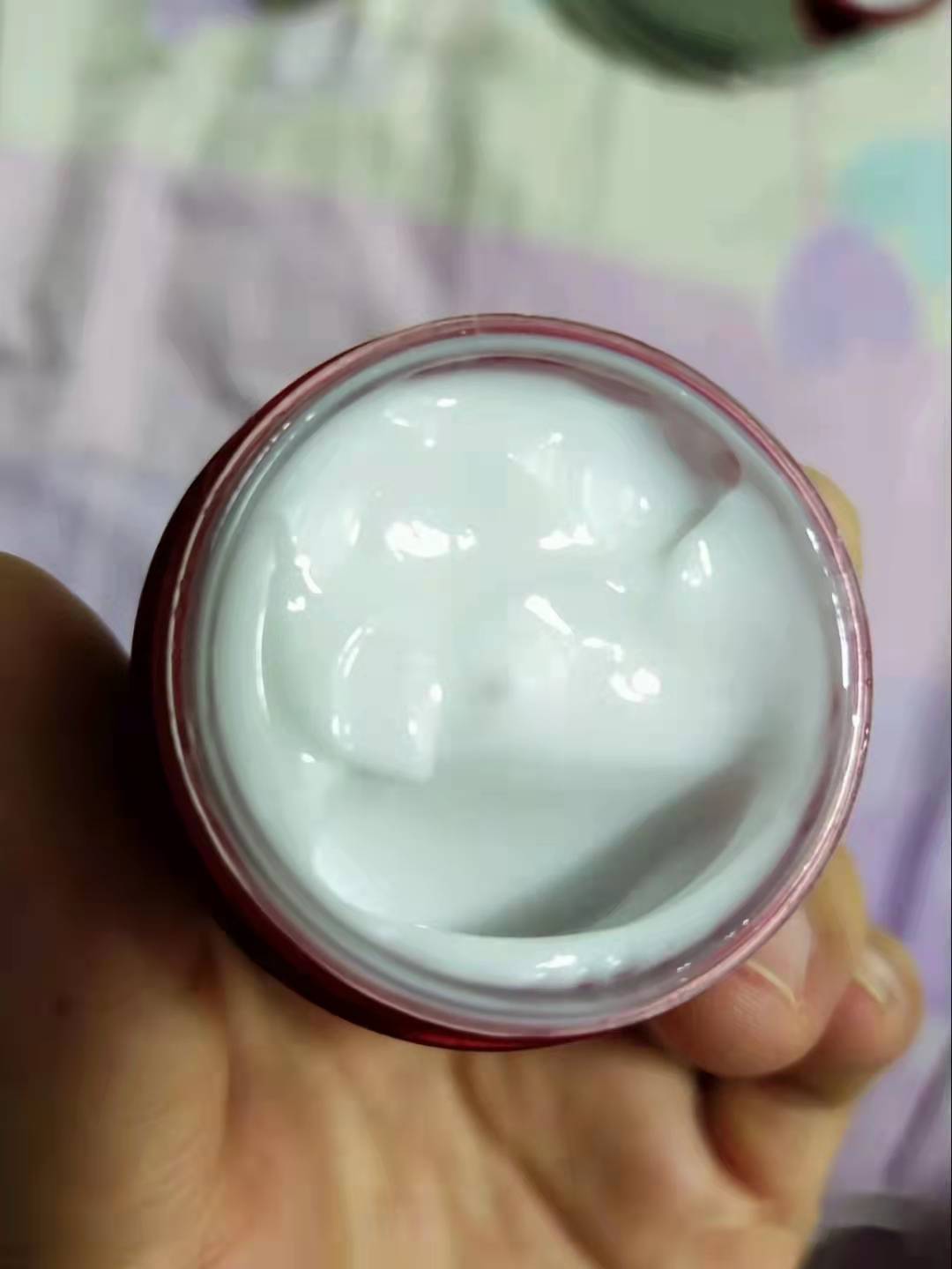冬天涂面霜到底有多重要？保湿、美白和淡纹紧致，都是面霜的作用