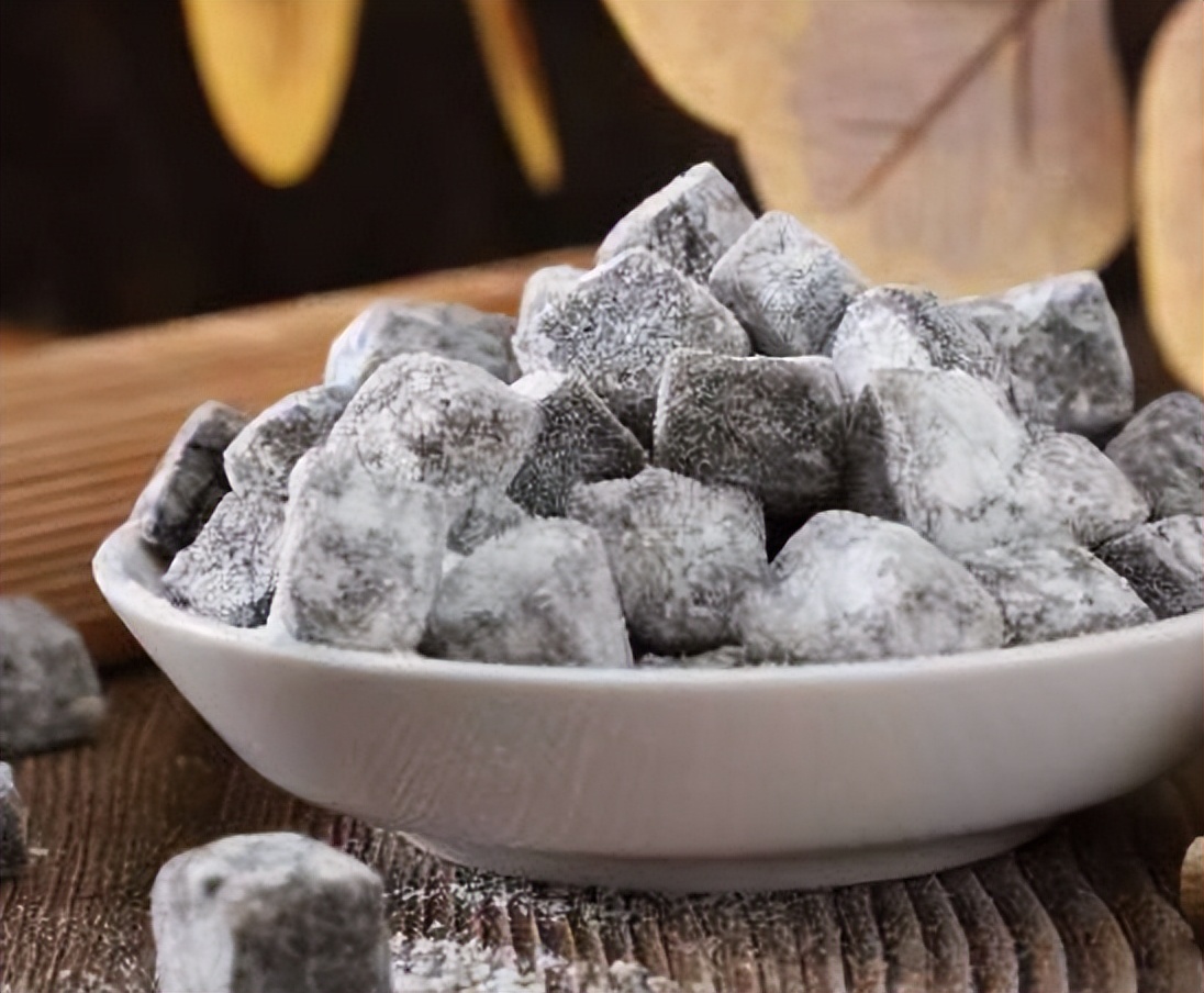 建议女大学生：多囤这5款小零食，解馋还养颜，焕发肌肤好光彩