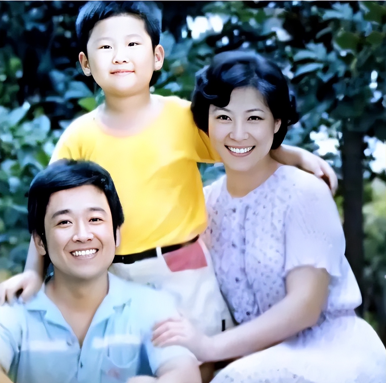 “天下第一嫂”王馥荔：丈夫为她写保证书，儿子王骁是最大的骄傲