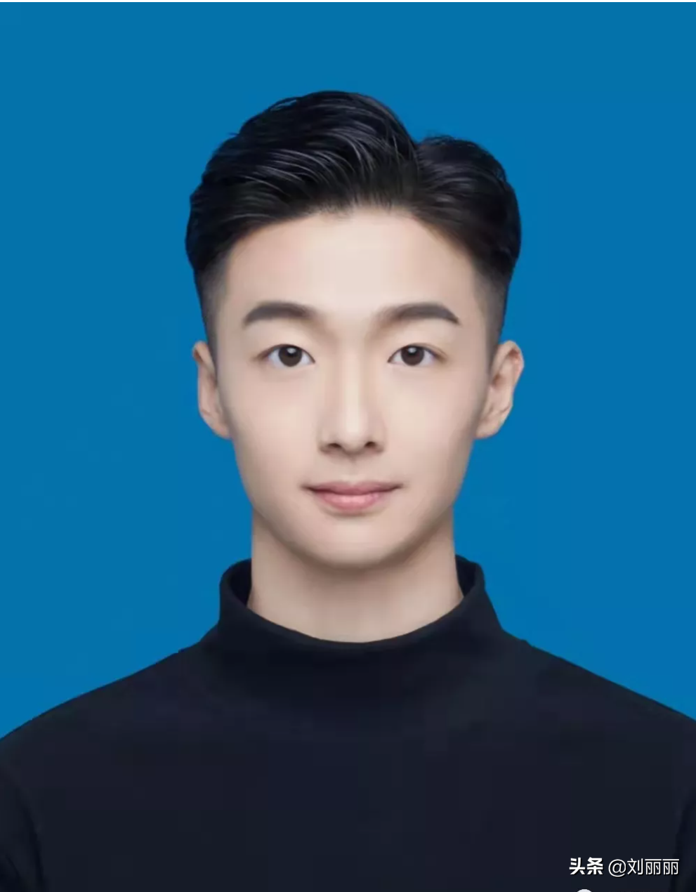 男士发型怎么剪才帅气？两侧推短三七分不连接，效果都不错