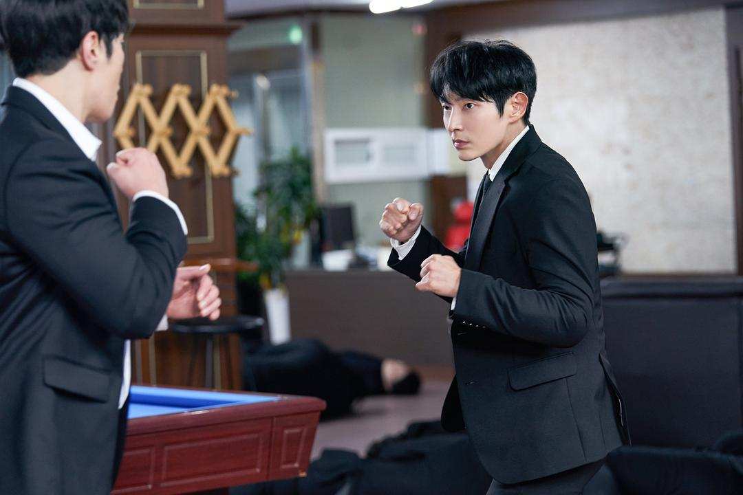 被这部穿越、重生、复仇的韩剧，爽到了