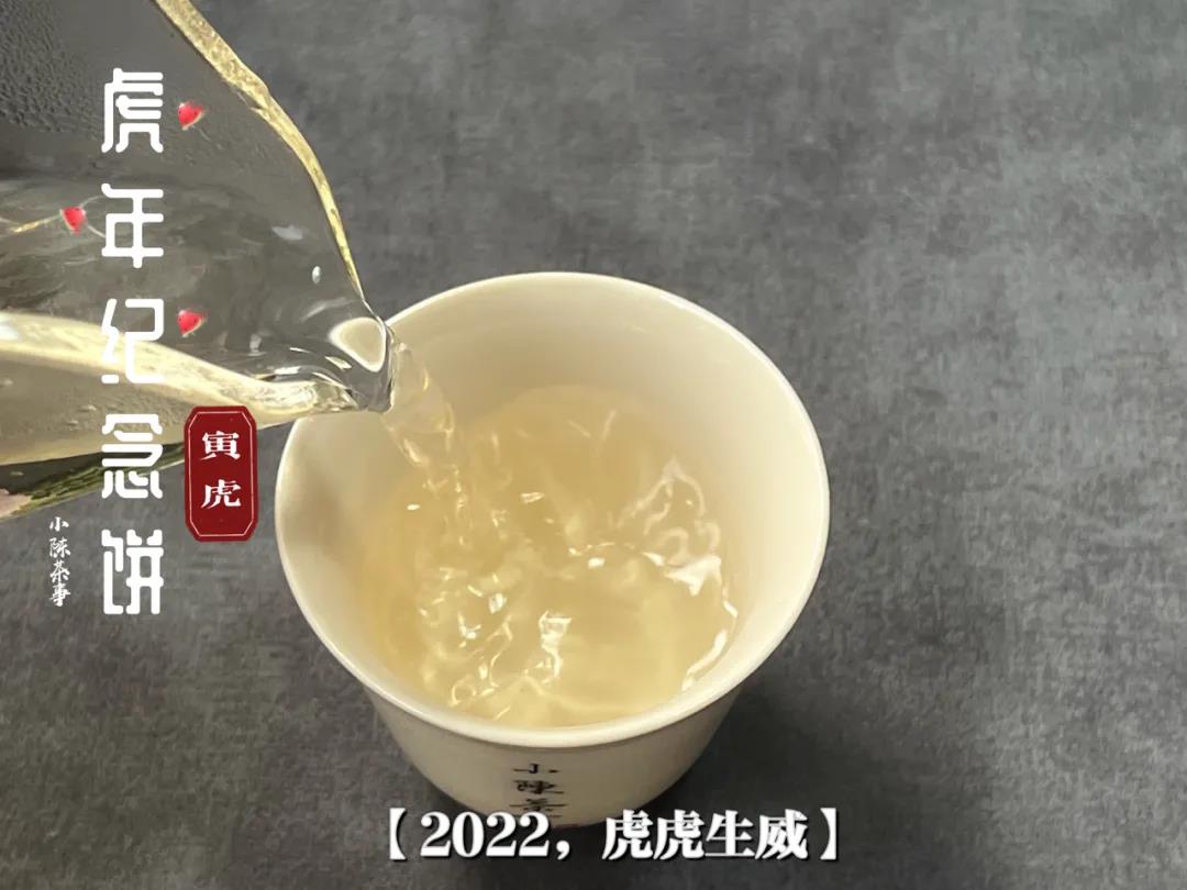煮白茶要用玻璃壶，那么银壶、铁壶、铜壶呢？金属壶能煮白茶吗？