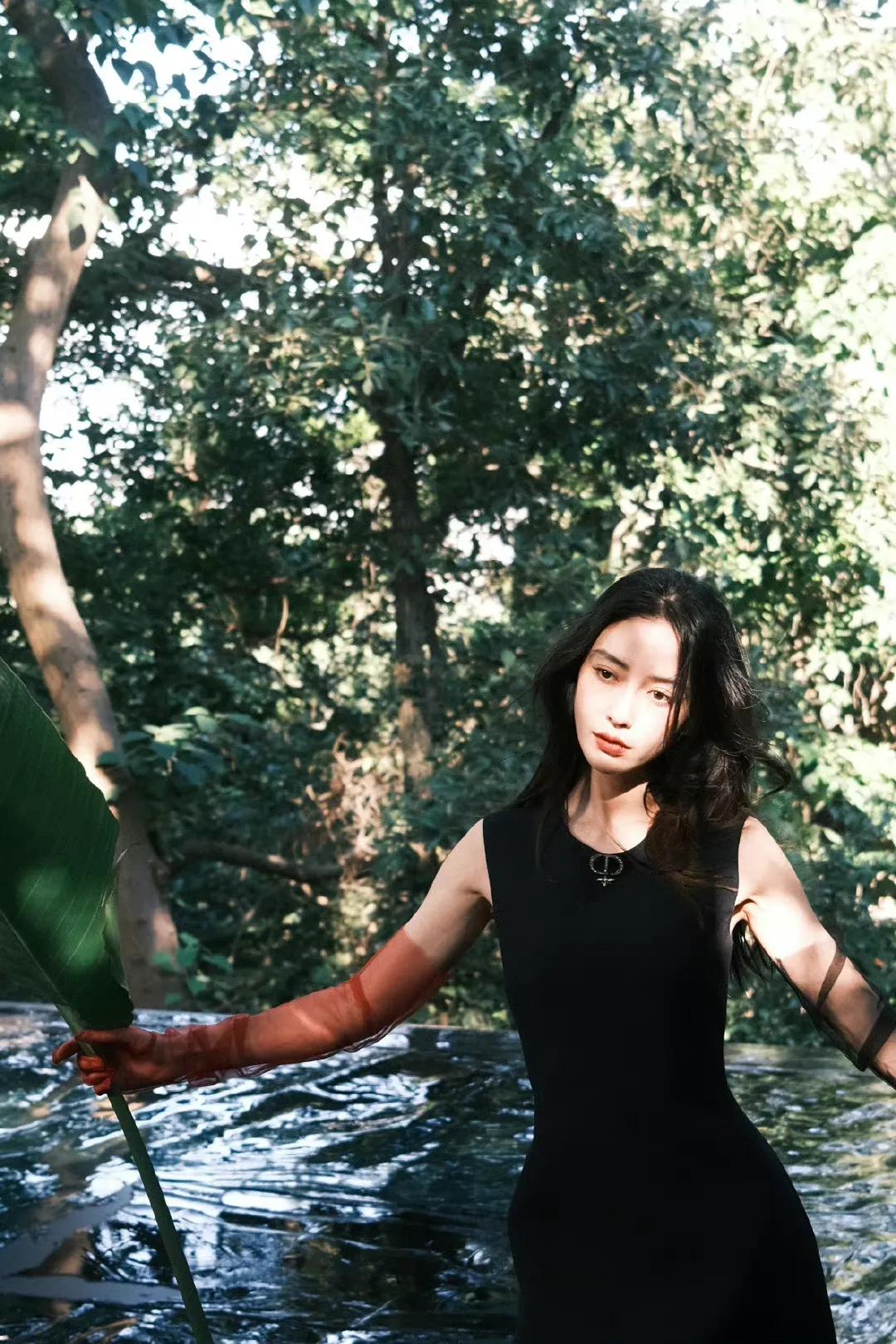 baby不愧是时尚女王！这气场一整个被拿捏住了