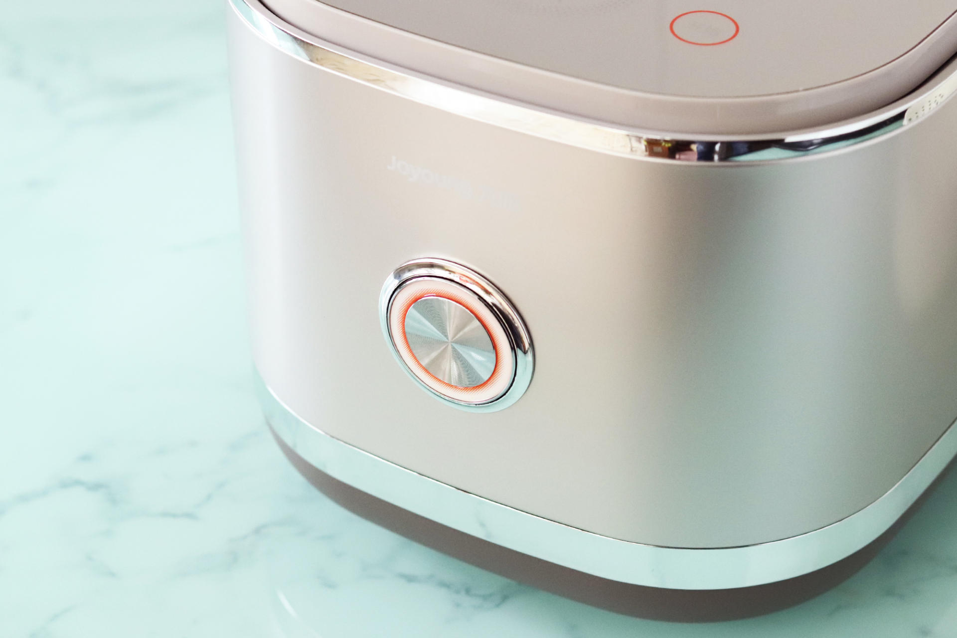 九阳0涂层电饭煲评测，配备304不锈钢内胆，告别涂层脱落危害