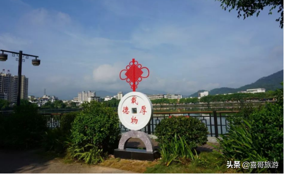 早上从德庆县出发,自驾至龙湖公园,游玩龙湖公园.