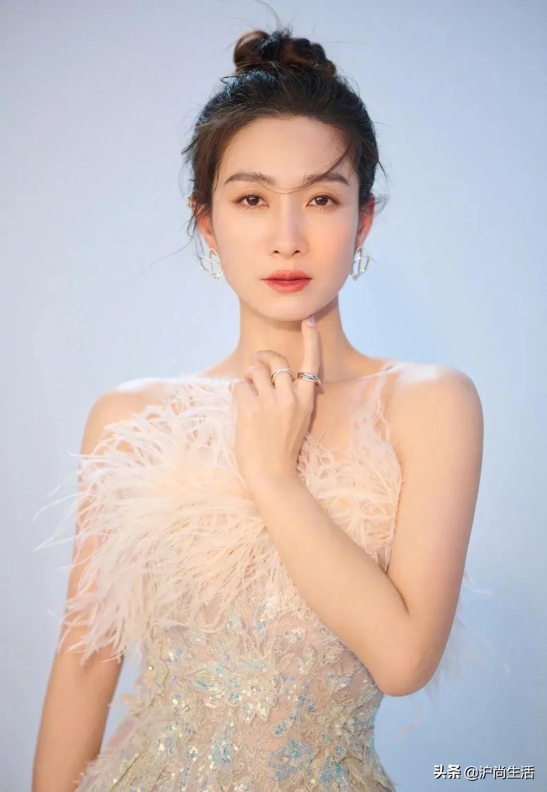 陶昕然：气质优雅，成熟迷人，漂亮大方