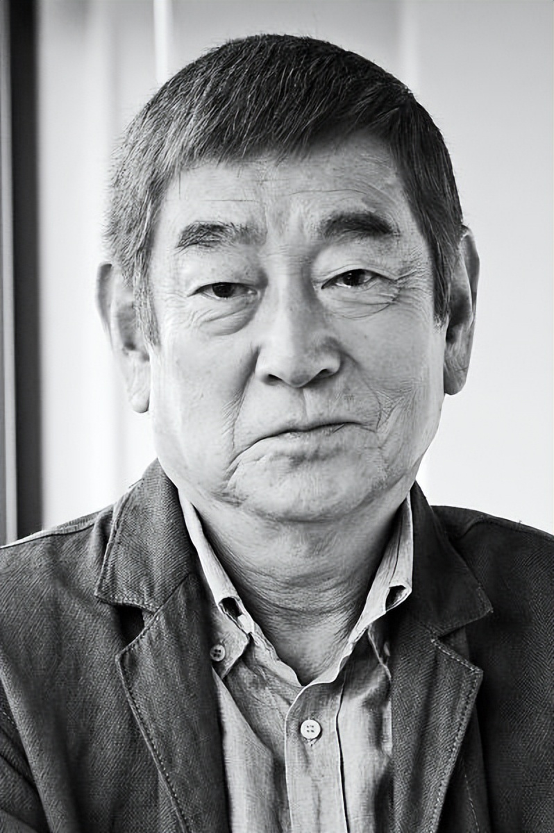 镜头之外,一代男神高仓健的生活