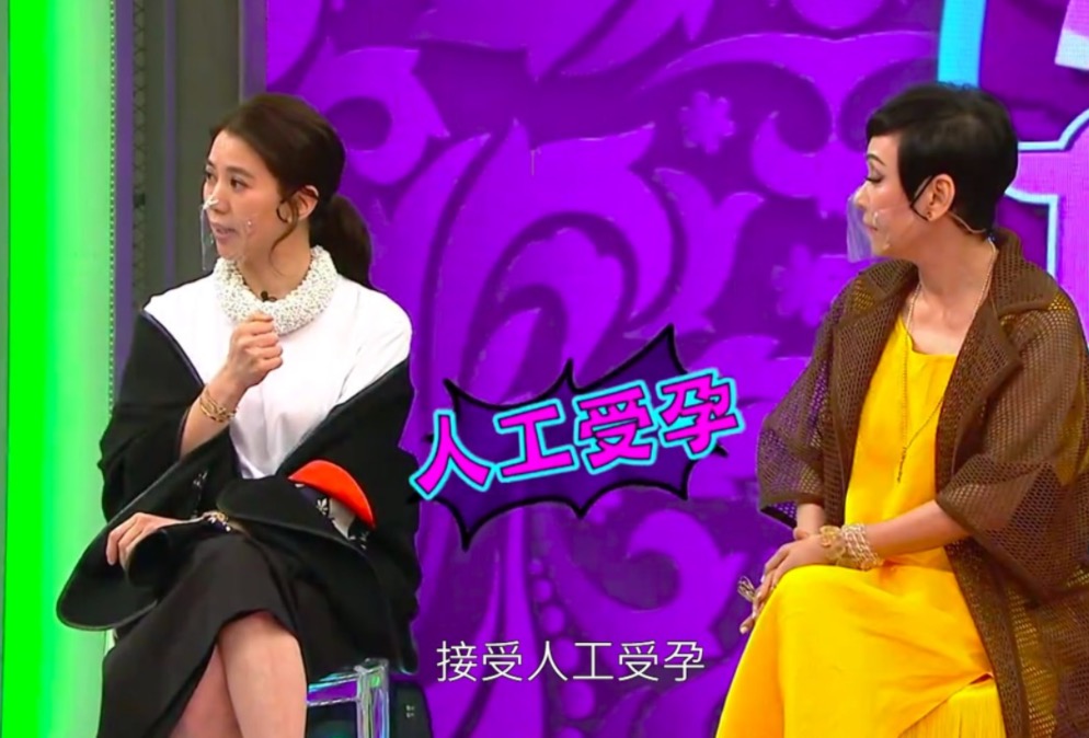 袁咏仪儿子晒登山照，15岁魔童戴墨镜超帅气，彰显张智霖优秀基因