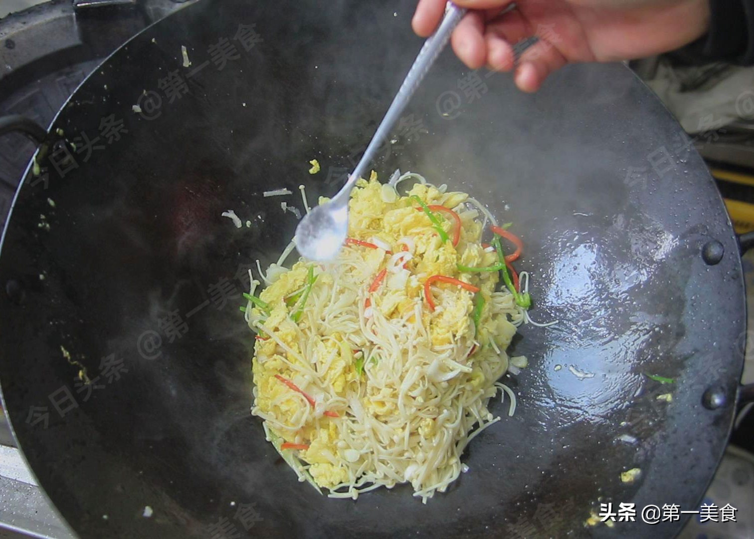 正月十五元宵节，3荤2素1汤，简单省事寓意好，一家四口不浪费