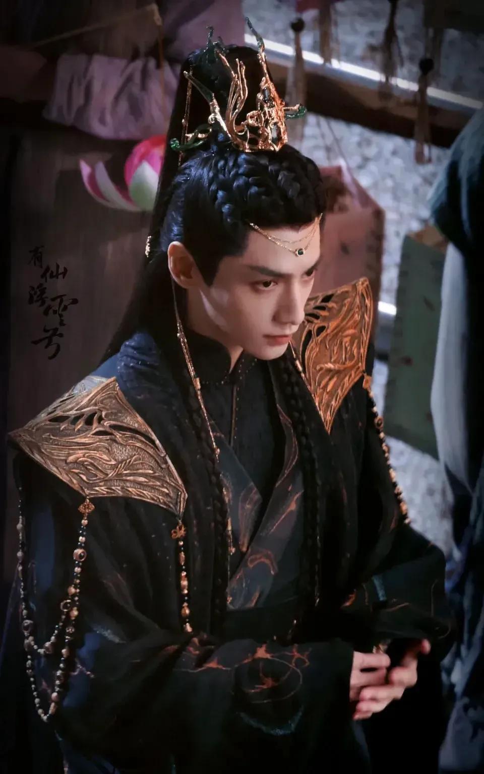 罗云熙的颜值真的好的没话说，不过古装多了不羁，更帅气