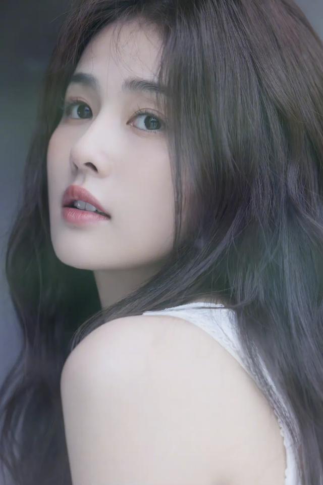 白鹿为baby宣传新剧，爱情应该有的样子和半是蜜糖半是伤梦幻联动