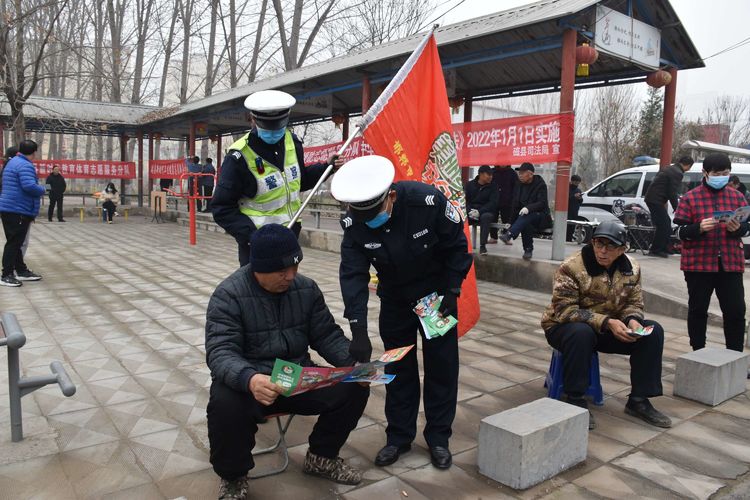 邯郸交巡警支队磁县大队积极参加新时代文明实践“党的十九届六中全会”文艺宣讲活动