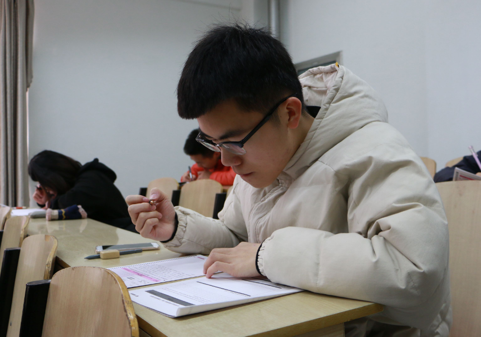 英语将从“主科”变成“副科”？部分地区已调整，上海就是代表