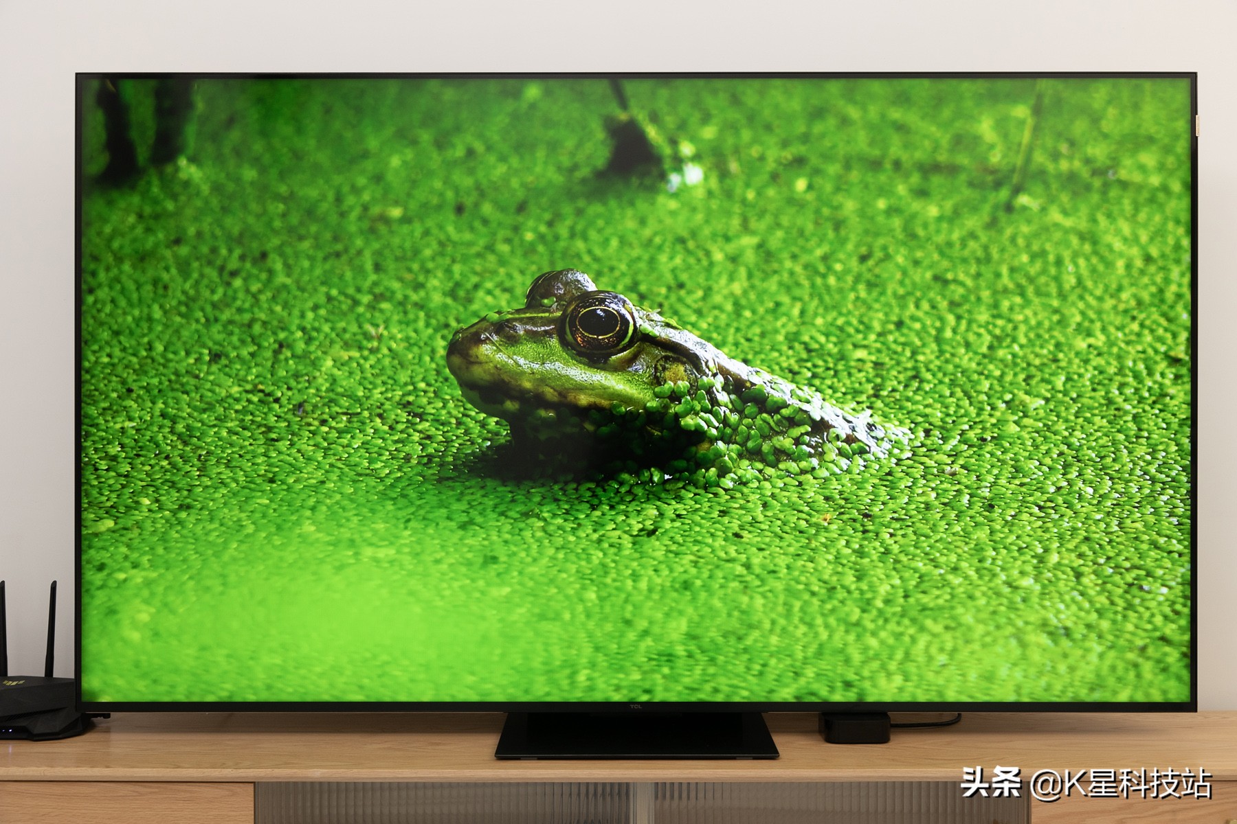 QD-Mini LED 战未来，国产电视画质的天花板，TCL X11电视机评测详解