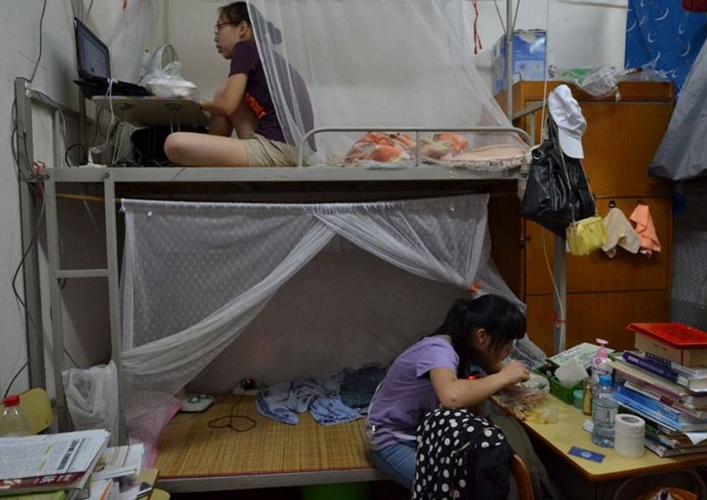 还没正式开学，女生宿舍已经“卷起来”了？女大学生无奈曝光真相