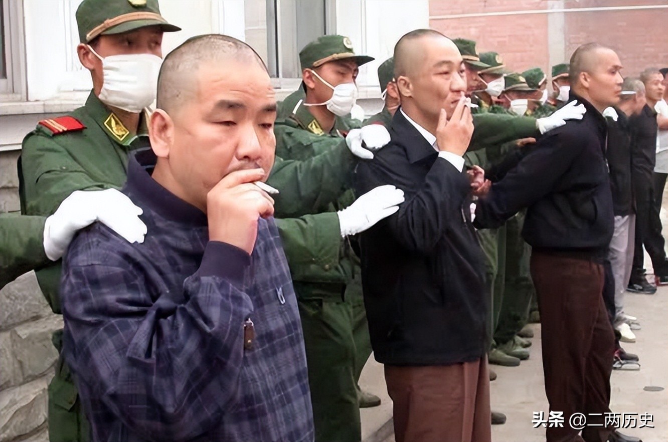 许昌“黑老大”梁三：调戏服务员未果，竟指使小弟火烧“胖东来”