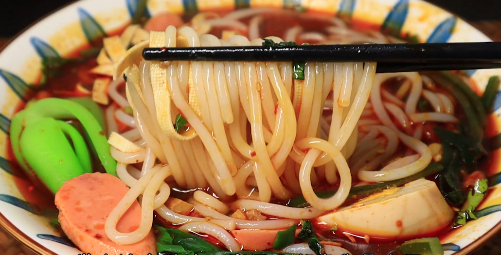 爱吃米线的要收藏了,教你2种做法,第二种去饭店都吃不到