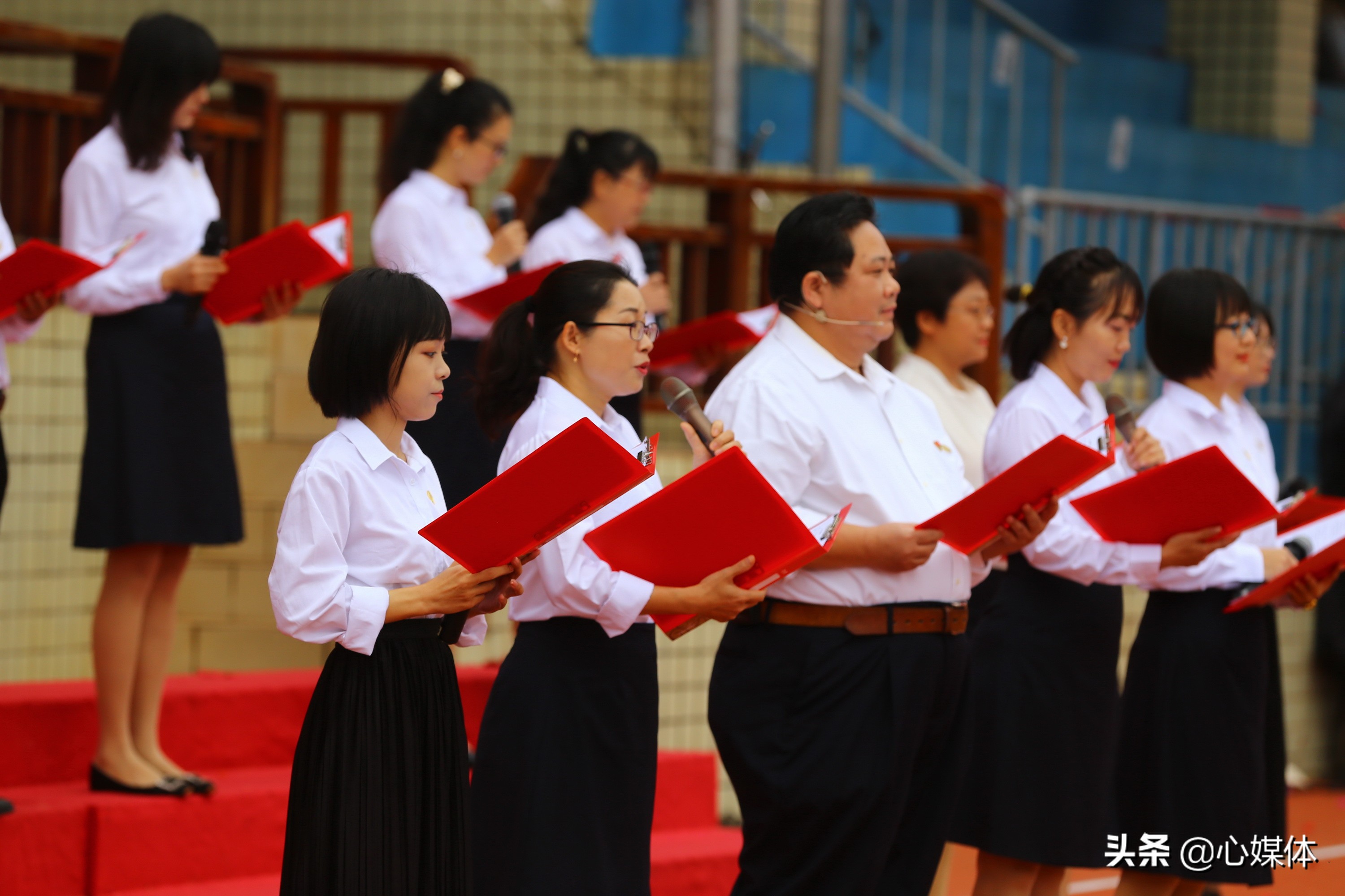 海南中学千名高三生在海口举行18岁成人礼(图6)