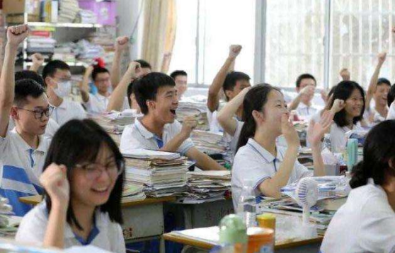 2022或成高考“最难年”，3大变化要注意，部分学生报考受限