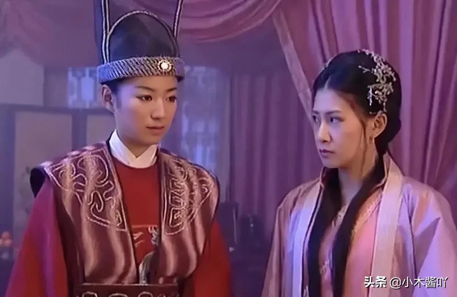 《新女驸马》家道中落的冯素珍扮男装赴京，意外中状元还被招驸马
