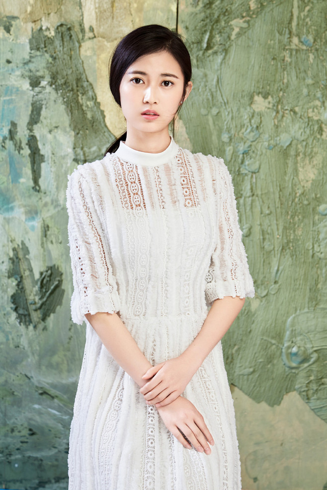 92年女演员陈钰琪，清新靓丽