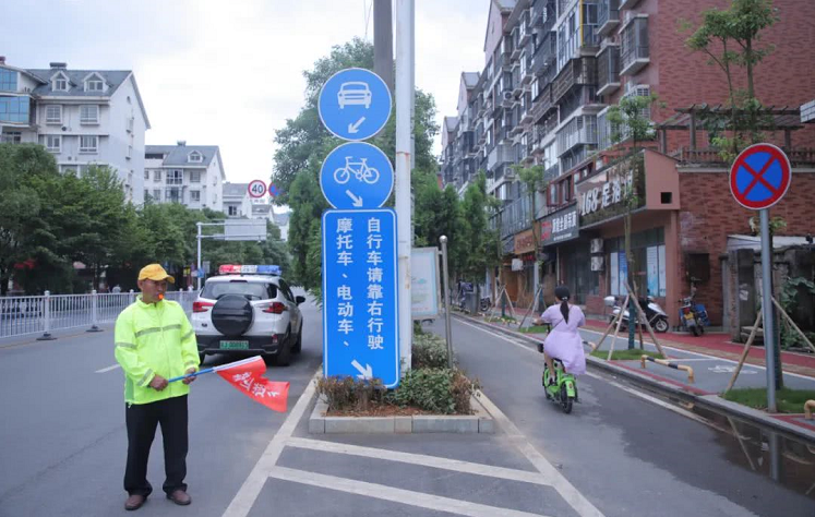 考取汽车驾照后能否骑摩托车？答案解析