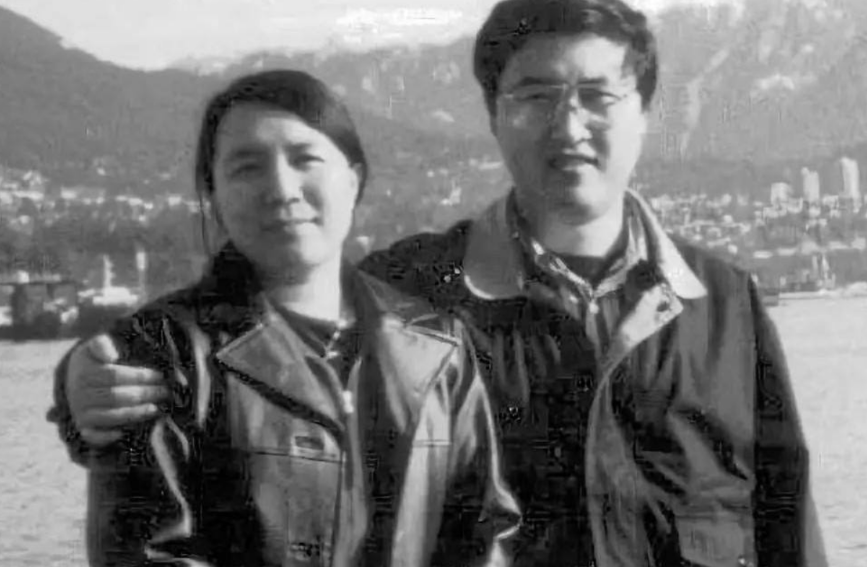 江苏穷小伙，考上北大博士后，远走美国失联20年，不愿见母亲一面