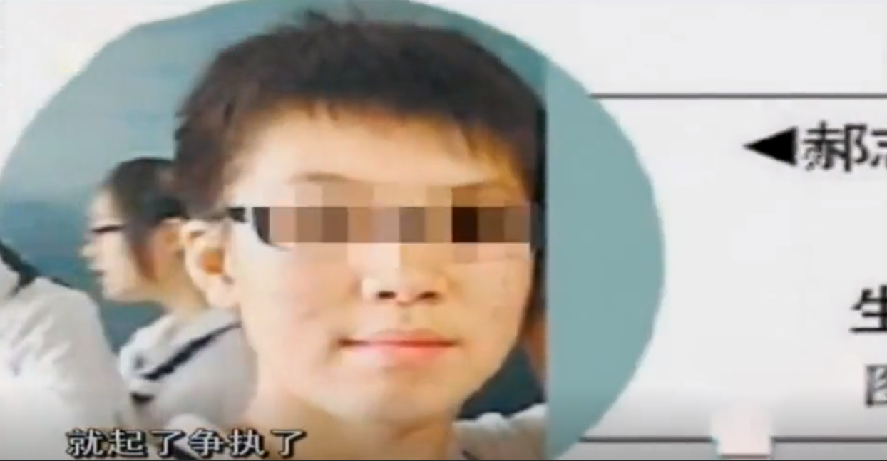 2011年高三学生与富二代发生摩擦，被砍身亡，对方母亲：我有钱
