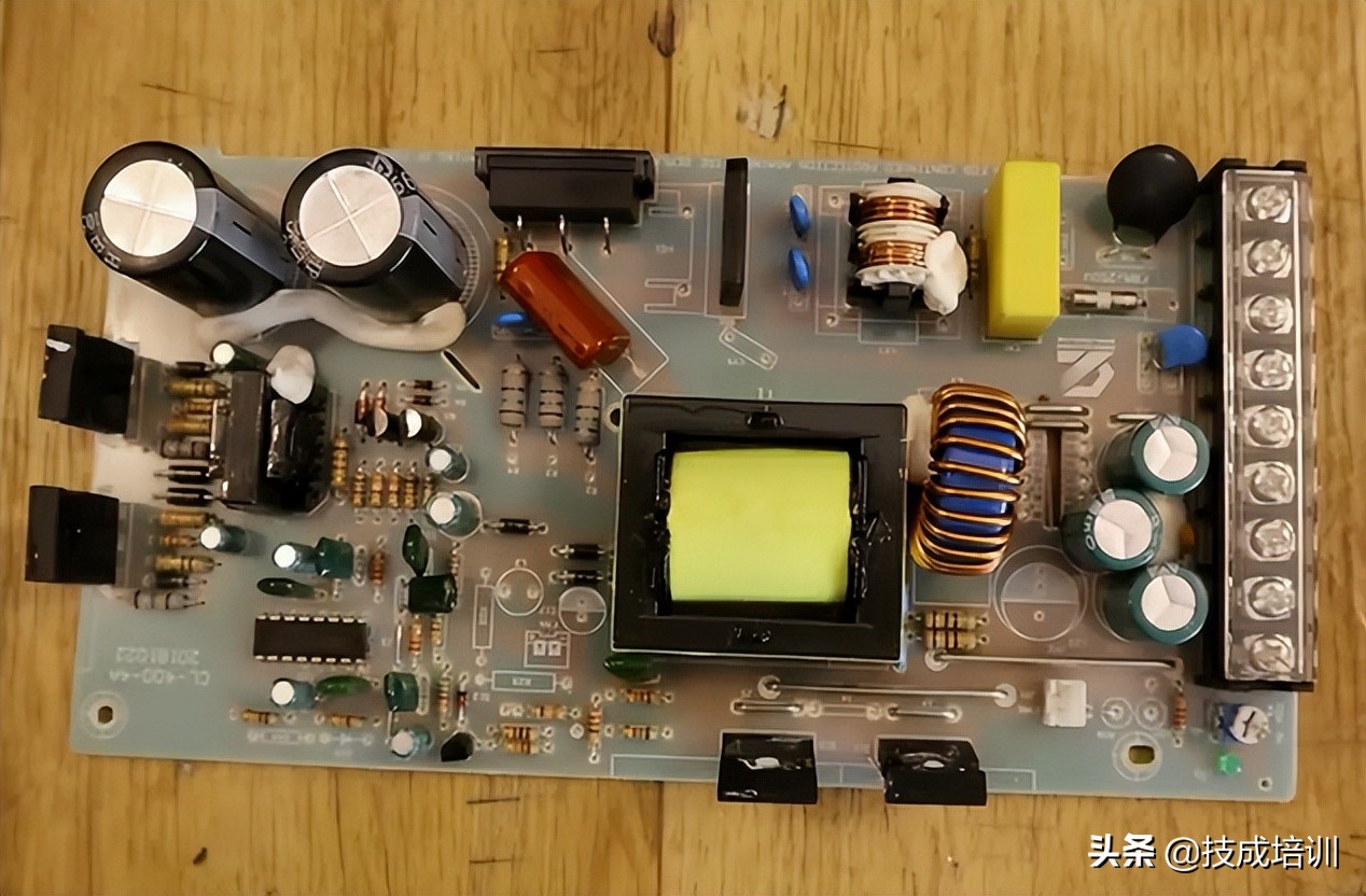不知道开关电源“五脏六腑”在哪的电工，不是一名合格的维修电工
