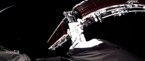 ���칬�ռ�վ֮����һ���ٶּ��ռ�վ���࣬���߶ԱȻ������