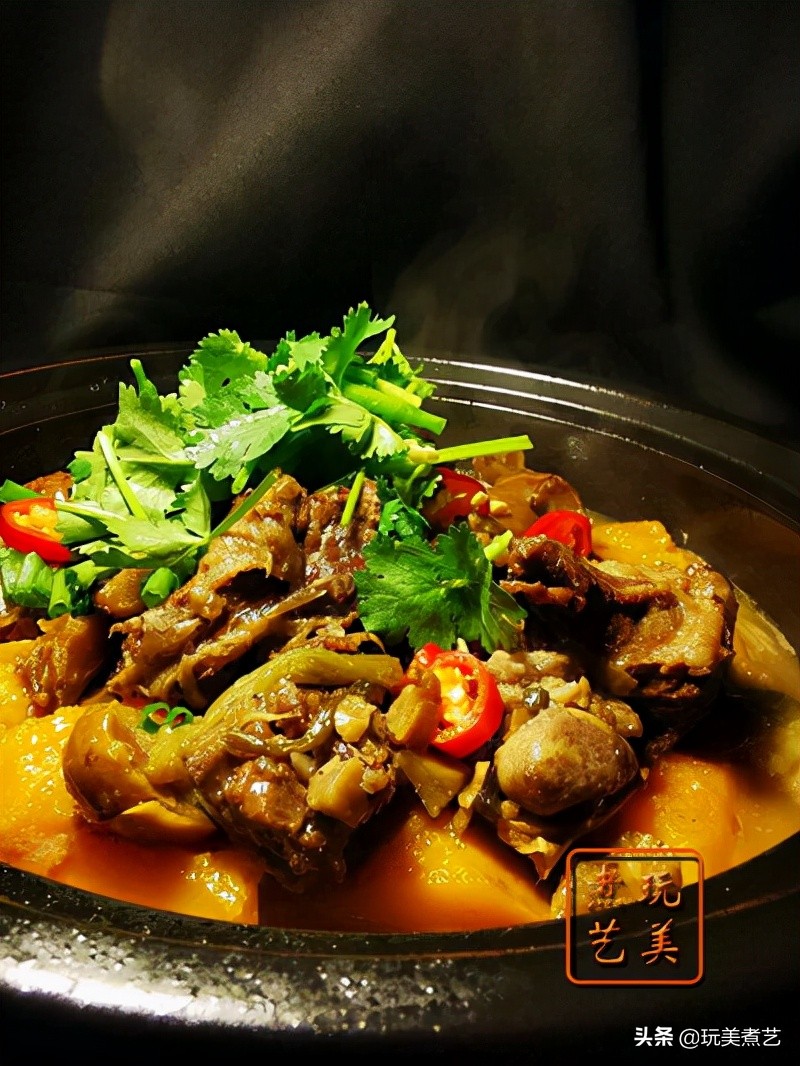 好吃到嗦手指头的南瓜、板栗围绕着排骨，就是香